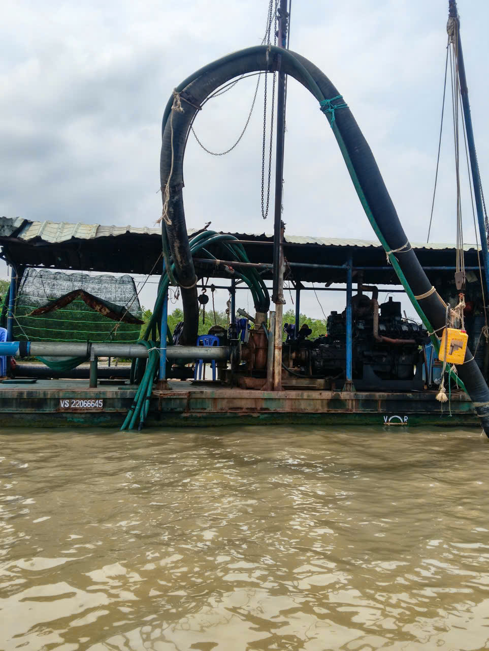 Phà bơm cát